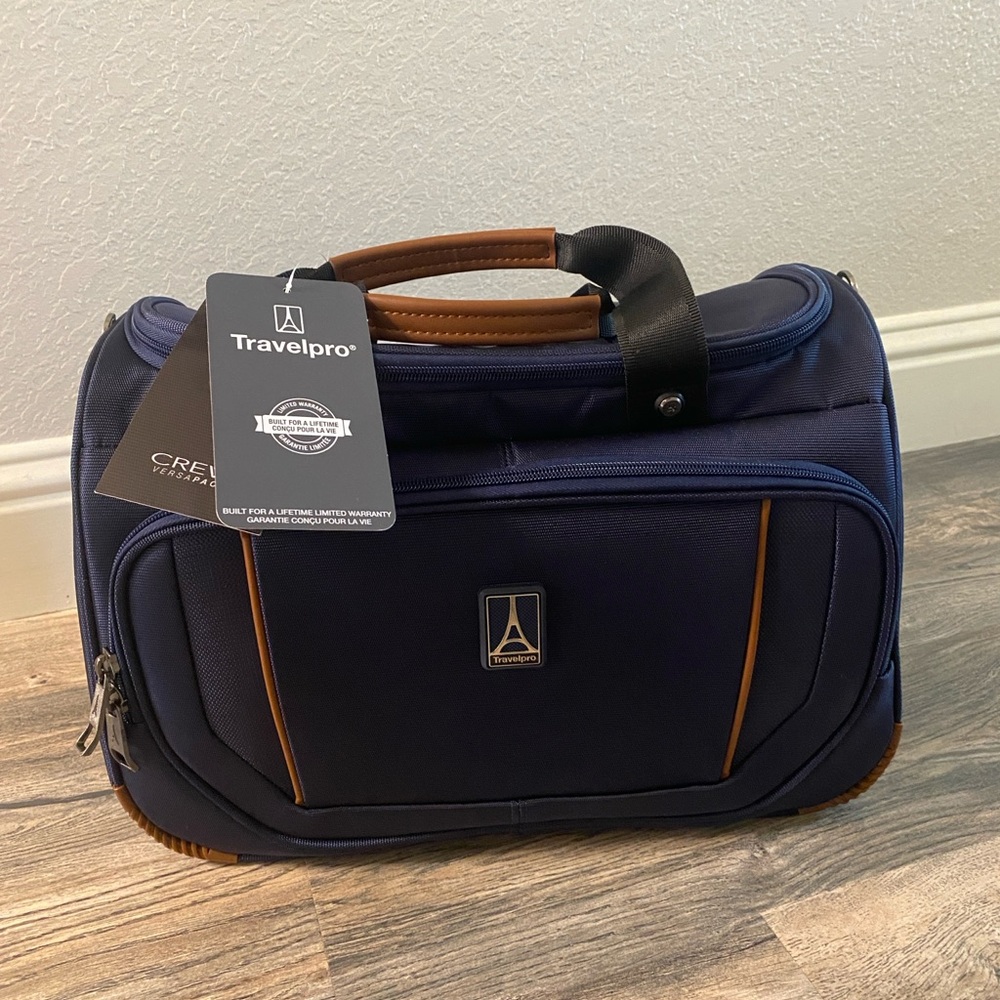 Travelpro Crew Carry-on Deluxe Tote